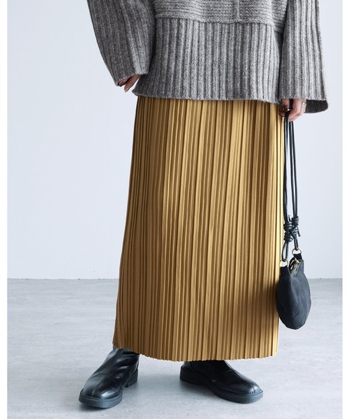 reca（レカ）の「迷わず着れる！大人のロングプリーツスカート（スカート・レディース・グリーン系その他/ブラック/ブラウン系その他/グレイッシュベージュ/カーキ/チャコールグレー/アイボリー/ブラック系その他2/ブラック系その他/イエロー/グリーン/レッド/ブルーグレー/オフホワイト/ブラック系その他4/ブラック系その他3/キャメル/ダークブラウン/ブラック系その他5/ブラウン系1・S/M/L）」の19枚目の写真