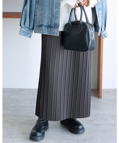 reca（レカ）の「迷わず着れる！大人のロングプリーツスカート（スカート・レディース・グリーン系その他/ブラック/ブラウン系その他/グレイッシュベージュ/カーキ/チャコールグレー/アイボリー/ブラック系その他2/ブラック系その他/イエロー/グリーン/レッド/ブルーグレー/オフホワイト/ブラック系その他4/ブラック系その他3/キャメル/ダークブラウン/ブラック系その他5/ブラウン系1・S/M/L）」の10枚目の写真