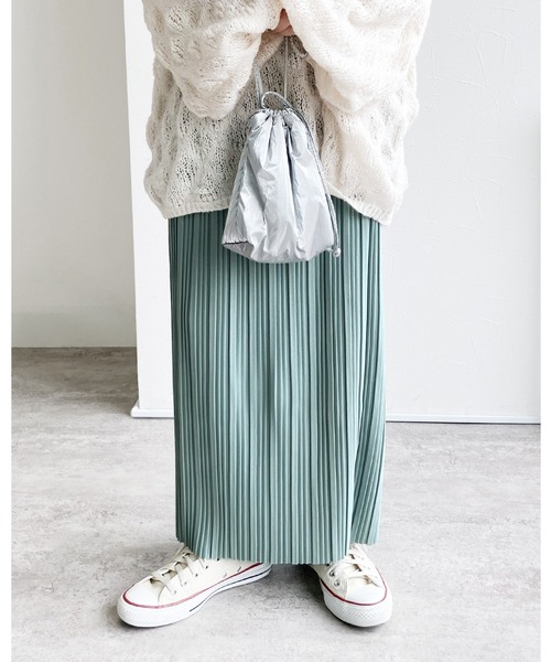 reca（レカ）の「迷わず着れる！大人のロングプリーツスカート（スカート・レディース・グリーン系その他/ブラック/ブラウン系その他/グレイッシュベージュ/カーキ/チャコールグレー/アイボリー/ブラック系その他2/ブラック系その他/イエロー/グリーン/レッド/ブルーグレー/オフホワイト/ブラック系その他4/ブラック系その他3/キャメル/ダークブラウン/ブラック系その他5/ブラウン系1・S/M/L）」の16枚目の写真