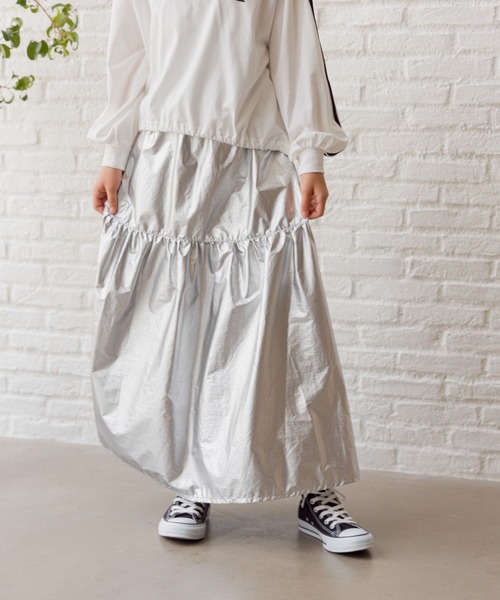 GLOBAL WORK（グローバルワーク）の「シャイニーロングスカート/140555（スカート・キッズ・シルバー・MEDIUM/LARGE）」の5枚目の写真