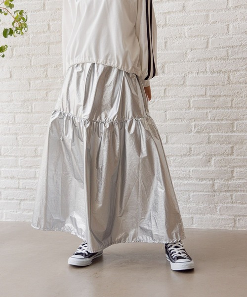 GLOBAL WORK（グローバルワーク）の「シャイニーロングスカート/140555（スカート・キッズ・シルバー・MEDIUM/LARGE）」の6枚目の写真