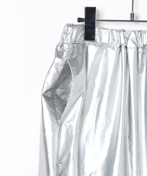 GLOBAL WORK（グローバルワーク）の「シャイニーロングスカート/140555（スカート・キッズ・シルバー・MEDIUM/LARGE）」の19枚目の写真