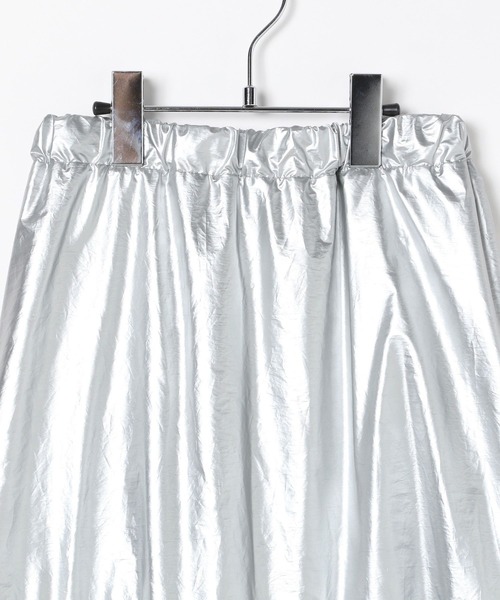 GLOBAL WORK（グローバルワーク）の「シャイニーロングスカート/140555（スカート・キッズ・シルバー・MEDIUM/LARGE）」の21枚目の写真