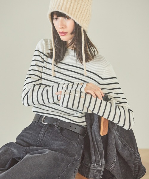 LAKOLE（ラコレ）の「12ゲージリブ袖ボタンプルオーバー / 116714（ニット/セーター・レディース・ライトブルー/ブラック/オレンジ/グレー/アイボリー/ホワイト×ブラック・SMALL/MEDIUM）」の3枚目の写真