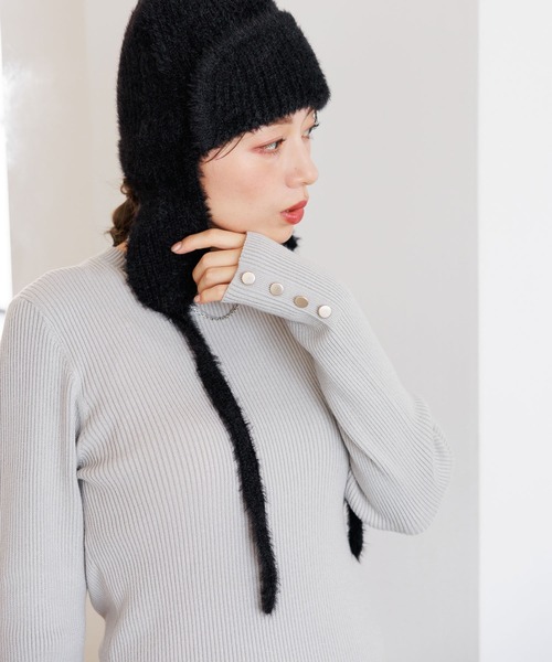 LAKOLE（ラコレ）の「12ゲージリブ袖ボタンプルオーバー / 116714（ニット/セーター・レディース・ライトブルー/ブラック/オレンジ/グレー/アイボリー/ホワイト×ブラック・SMALL/MEDIUM）」の5枚目の写真