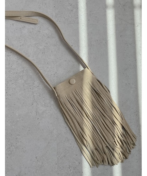 Re:EDIT（リエディ）の「[神山まりあさん着用][2024AW BAG COLLECTION]フェイクスウェードフリンジポシェット（ショルダーバッグ・レディース・ブラック/ベージュ/ブラウン/キャメル・FREE）」の9枚目の写真
