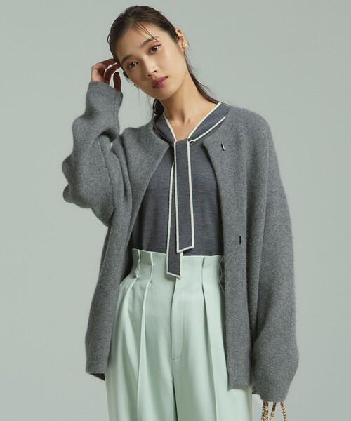 23区(ニジュウサンク)の「【CLASSY.11月号掲載/洗える】ラクーンブレンドダブルフェイス ニットカーディガン(カーディガン/ボレロ・レディース・ブラック系/ライトグレー系/ベージュ系・46/44)」の3枚目の写真
