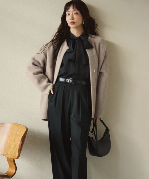 23区(ニジュウサンク)の「【CLASSY.11月号掲載/洗える】ラクーンブレンドダブルフェイス ニットカーディガン(カーディガン/ボレロ・レディース・ブラック系/ライトグレー系/ベージュ系・46/44)」の6枚目の写真