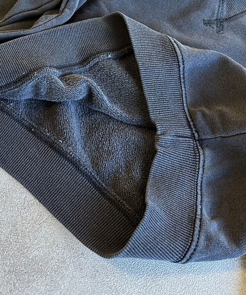 BIG FIELD（ビッグフィールド）の「ピグメントスウェット（スウェット・キッズ・チャコール/ブルー/ライトグリーン/パープル/オフホワイト/オレンジ・100/130/120/110/95/90/80/140/150）」の9枚目の写真