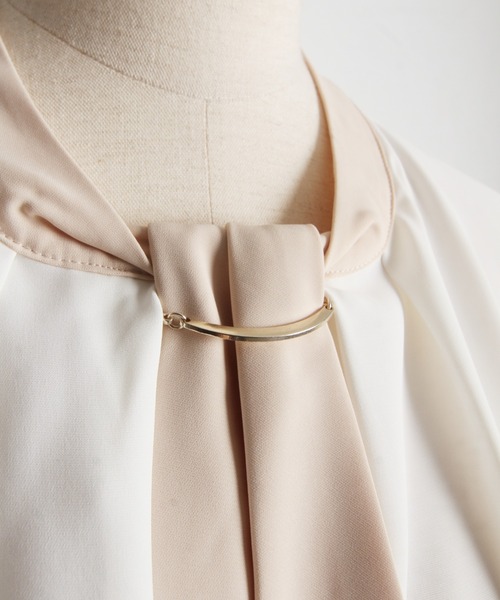 tocco closet(トッコ クローゼット)の「【ZOZO限定】バイカラーボウタイブラウス(シャツ/ブラウス・レディース・オフホワイト/ブルー/ブラック/ピンク・M)」の12枚目の写真
