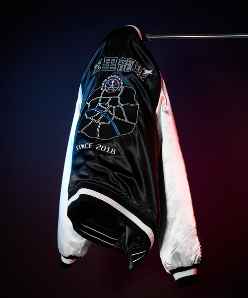 417 EDIFICE（フォーワンセブンエディフィス）の「PARIS BASKETBALL(パリ バスケットボール) 別注 リバーシブル スカブルゾン（スカジャン・メンズ・ブラック・MEDIUM/LARGE/X-LARGE）」の7枚目の写真