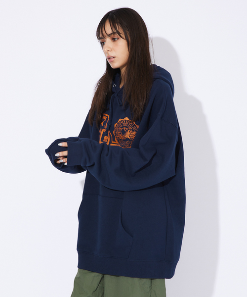 FRUIT OF THE LOOM（フルーツオブザルーム）の「【FRUIT OF THE LOOM/フルーツオブザルーム】FTLカレッジロゴレトロパーカー/ RETRO LOGO HOODIE（パーカー・メンズ・ネイビー/グレー/ブラック・M/XL/L）」の15枚目の写真