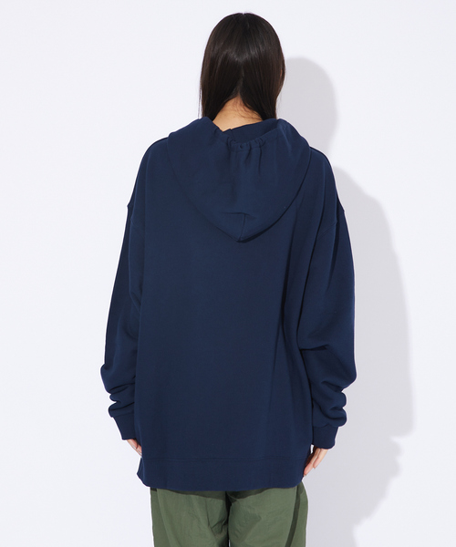 FRUIT OF THE LOOM（フルーツオブザルーム）の「【FRUIT OF THE LOOM/フルーツオブザルーム】FTLカレッジロゴレトロパーカー/ RETRO LOGO HOODIE（パーカー・メンズ・ネイビー/グレー/ブラック・M/XL/L）」の17枚目の写真