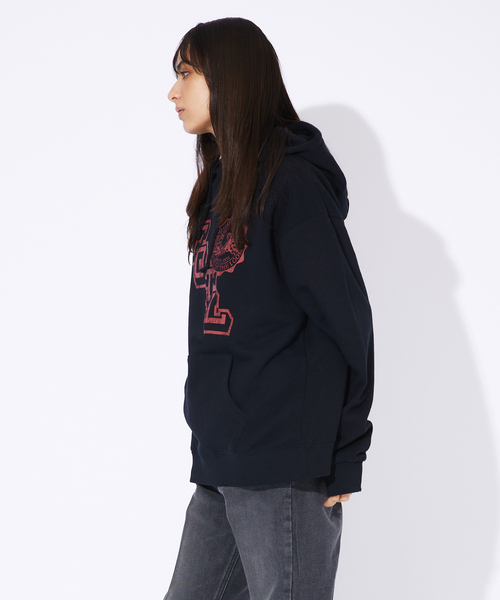 FRUIT OF THE LOOM（フルーツオブザルーム）の「【FRUIT OF THE LOOM/フルーツオブザルーム】FTLカレッジロゴレトロパーカー/ RETRO LOGO HOODIE（パーカー・メンズ・ネイビー/グレー/ブラック・M/XL/L）」の5枚目の写真