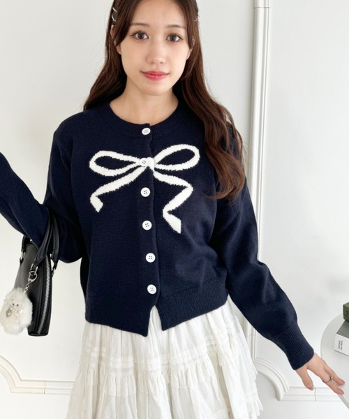 Loueme(ルエム)の「リボンジャガードニットカーディガン(カーディガン/ボレロ・レディース・ブラウン/レッド/ネイビー/アイボリー・FREE)」の11枚目の写真
