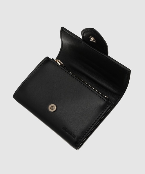 JACQUEMUS（ジャックムス）の「LE COMPACT BAMBINO（財布・レディース・ブラック・ONE SIZE）」の4枚目の写真