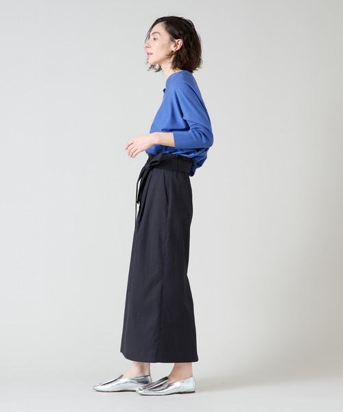 Liesse（リエス）の「ベルト付きタイトスカート（スカート・レディース・ベージュ/ネイビー・2/3）」の3枚目の写真