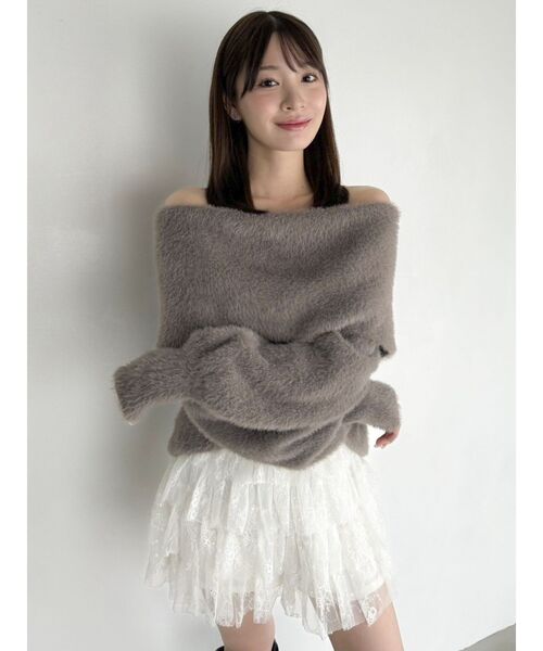 dazzlin（ダズリン）の「シャギーオフショルニットプルオーバー（ニット/セーター・レディース・レッド/ピンク/ブラウン/パープル/オフホワイト・FREE）」の3枚目の写真