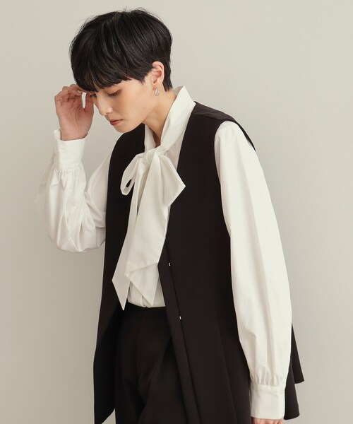 OPAQUE.CLIP(オペークドットクリップ)の「《STORY掲載》ボウタイシャツブラウス/通勤・セレモニー対応【洗濯機洗い可】(シャツ/ブラウス・レディース・ライトブルー/ホワイト・38/40/42/36)」の4枚目の写真