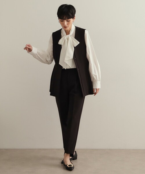 OPAQUE.CLIP(オペークドットクリップ)の「《STORY掲載》ボウタイシャツブラウス/通勤・セレモニー対応【洗濯機洗い可】(シャツ/ブラウス・レディース・ライトブルー/ホワイト・38/40/42/36)」の5枚目の写真