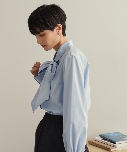 OPAQUE.CLIP(オペークドットクリップ)の「《STORY掲載》ボウタイシャツブラウス/通勤・セレモニー対応【洗濯機洗い可】(シャツ/ブラウス・レディース・ライトブルー/ホワイト・38/40/42/36)」の8枚目の写真