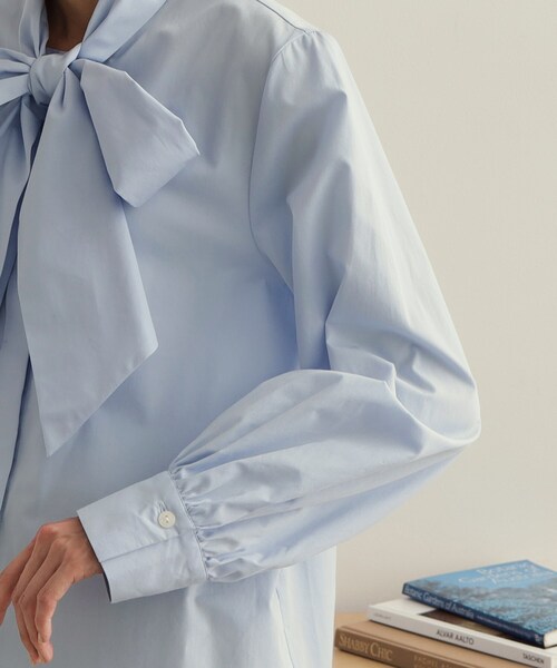 OPAQUE.CLIP(オペークドットクリップ)の「《STORY掲載》ボウタイシャツブラウス/通勤・セレモニー対応【洗濯機洗い可】(シャツ/ブラウス・レディース・ライトブルー/ホワイト・38/40/42/36)」の16枚目の写真