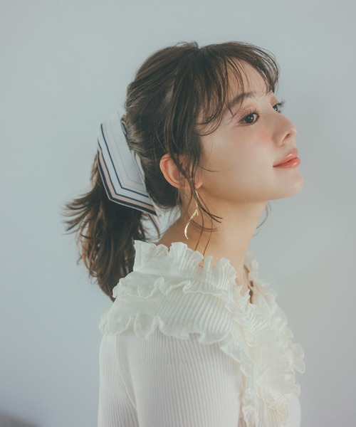 SNIDEL（スナイデル）の「タイスカーフ（その他ヘアアクセサリー・レディース・ベージュ/オレンジ/ピンクベージュ/ライトブルー・FREE）」の5枚目の写真