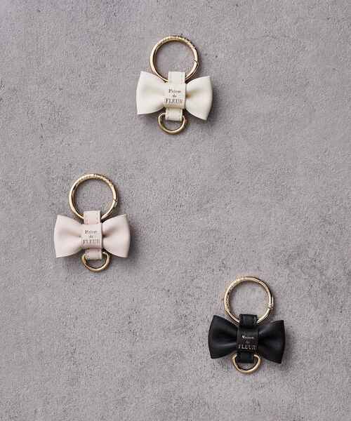 Maison de FLEUR（メゾンドフルール）の「リボンキーリング（チャーム・レディース・アイボリー/ピンク/ブラック・FREE）」の4枚目の写真