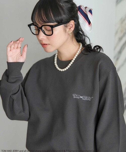 FREAK'S STORE(フリークスストア)の「Tom and Jerry /バックフォトプリントスウェット(スウェット・レディース・オフホワイト/チャコール/イエロー・フリ-)」の10枚目の写真