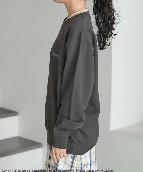 FREAK'S STORE(フリークスストア)の「Tom and Jerry /バックフォトプリントスウェット(スウェット・レディース・オフホワイト/チャコール/イエロー・フリ-)」の18枚目の写真