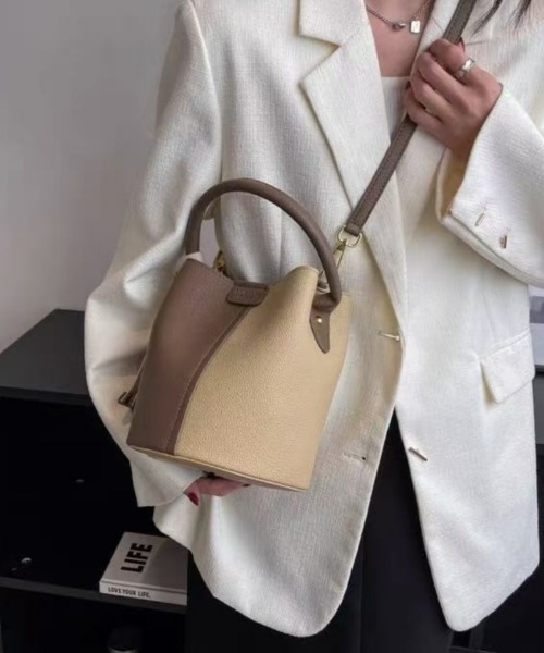 Ritzy（リッツィー）の「2way バイカラー バケットショルダーバック ハンドバッグ（ショルダーバッグ・レディース・ブラック/グリーン/モカ/ベージュ・FREE）」の7枚目の写真