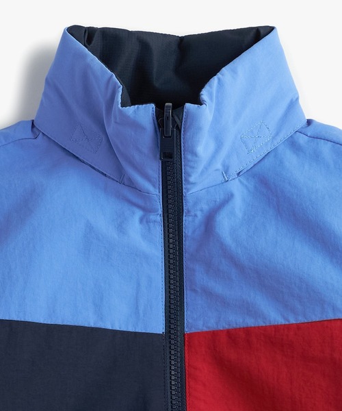 TOMMY HILFIGER（トミーヒルフィガー）の「BOYS カラーブロックリバーシブルジャケット（ブルゾン・キッズ・ネイビー/ベージュ・140cm/150cm/130cm/160cm）」の15枚目の写真