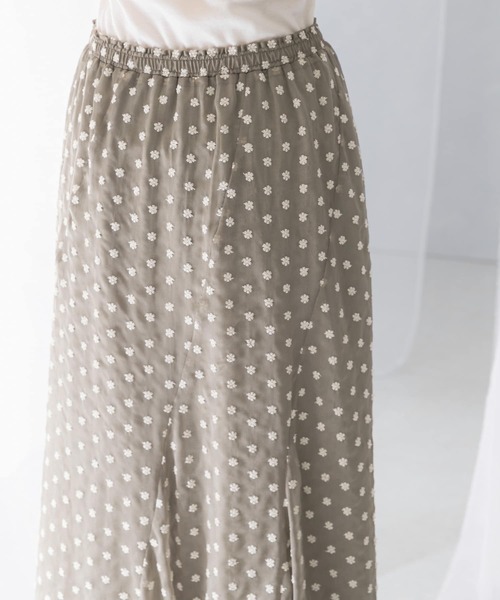 URBAN RESEARCH ROSSO WOMEN（アーバンリサーチ　ロッソ）の「フラワー刺繍スカート（スカート・レディース・モカ/ブラック・FREE）」の19枚目の写真