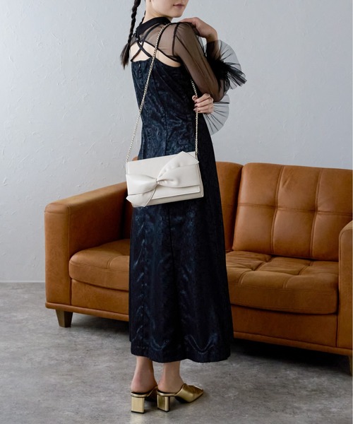 &Robu.（アンドロブ）の「フロントリボンバッグ オケージョン 結婚式 お呼ばれ パーティ（ショルダーバッグ・レディース・ブラック/アイボリー・FREE）」の17枚目の写真