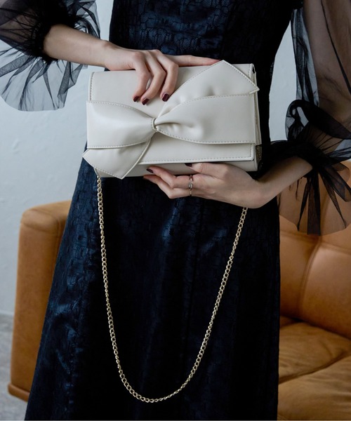 &Robu.（アンドロブ）の「フロントリボンバッグ オケージョン 結婚式 お呼ばれ パーティ（ショルダーバッグ・レディース・ブラック/アイボリー・FREE）」の19枚目の写真