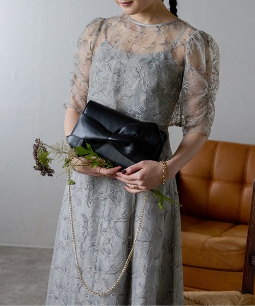 &Robu.（アンドロブ）の「フロントリボンバッグ オケージョン 結婚式 お呼ばれ パーティ（ショルダーバッグ・レディース・ブラック/アイボリー・FREE）」の5枚目の写真