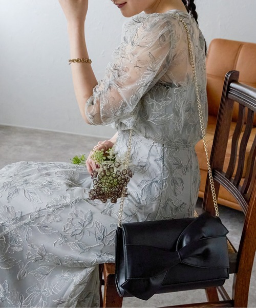 &Robu.（アンドロブ）の「フロントリボンバッグ オケージョン 結婚式 お呼ばれ パーティ（ショルダーバッグ・レディース・ブラック/アイボリー・FREE）」の6枚目の写真