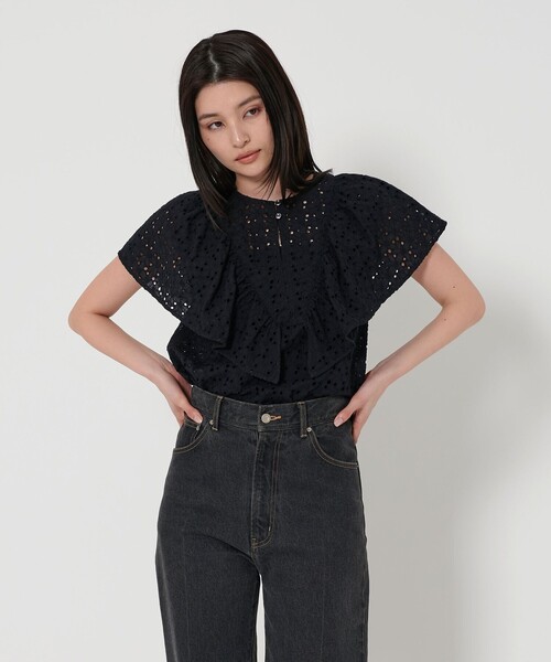 EMMEL REFINES(エメルリファインズ)の「<EMMEL REFINES>EM フリル レース ブラウス(シャツ/ブラウス・レディース・ブラック/ホワイト/ケリーグリーン・FREE)」の3枚目の写真