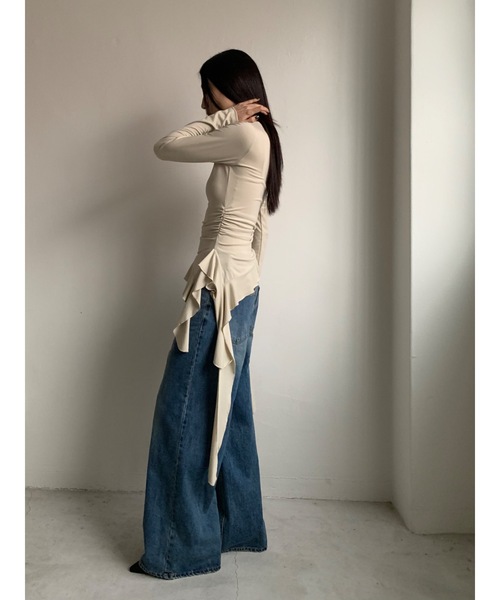 Didot.showroom(ディドット ショールーム)の「ウェーブフレアアンバランスT(Tシャツ/カットソー・レディース・ベージュ/ブラック/アイボリー・FREE)」の12枚目の写真