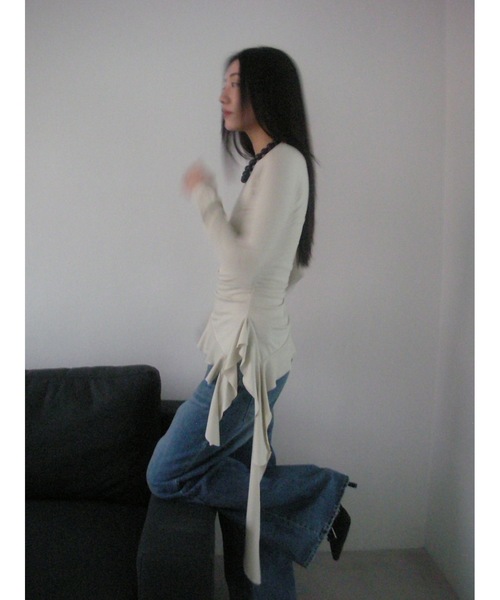 Didot.showroom(ディドット ショールーム)の「ウェーブフレアアンバランスT(Tシャツ/カットソー・レディース・ベージュ/ブラック/アイボリー・FREE)」の19枚目の写真
