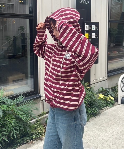 nemne store(ネンネストア)の「マルチボーダードッキングフーディ(パーカー・レディース・アイボリー/ボルドー・MEDIUM/SMALL)」の2枚目の写真