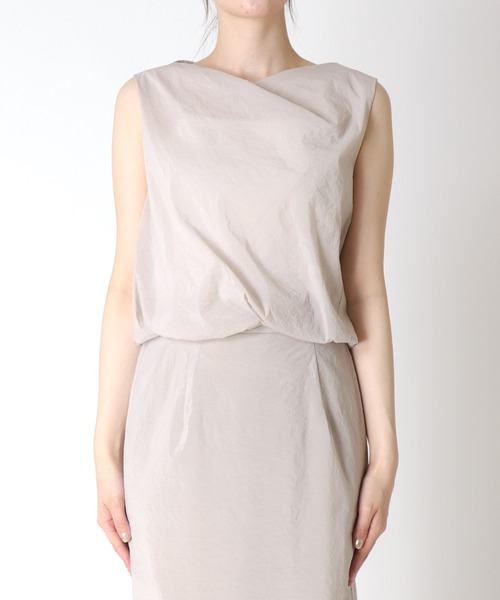 Jines（ジネス）の「ペーパークロスツイストノースリブラウス【セットアップ可】（シャツ/ブラウス・レディース・キャメル/グレー・38）」の14枚目の写真