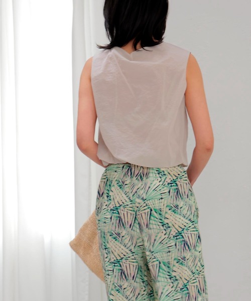 Jines（ジネス）の「ペーパークロスツイストノースリブラウス【セットアップ可】（シャツ/ブラウス・レディース・キャメル/グレー・38）」の13枚目の写真