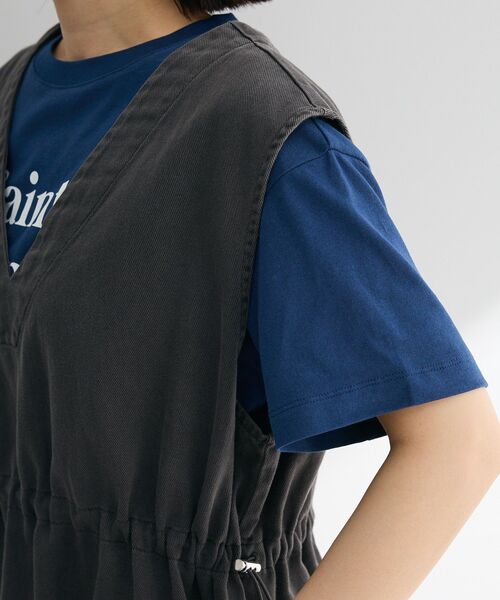 Green Parks(グリーンパークス)の「ピグメントドロストベスト(ベスト・レディース・チャコールグレー/ライトベージュ・FREE)」の11枚目の写真