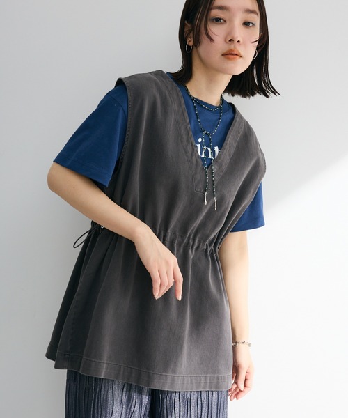 Green Parks(グリーンパークス)の「ピグメントドロストベスト(ベスト・レディース・チャコールグレー/ライトベージュ・FREE)」の2枚目の写真