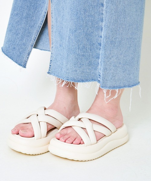 【存在感抜群のモード感】CHANEL キルティング厚底サンダル キルティングパールボタン厚底サンダル | ORiental TRaffic