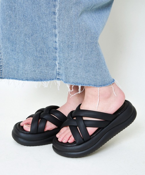 GORGE(ゴージ)の「厚底サンダル クロスライン美脚サンダル(サンダル・レディース・アイボリー/ブラック・M/L)」の15枚目の写真