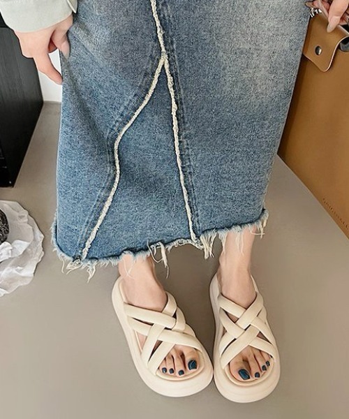 GORGE(ゴージ)の「厚底サンダル クロスライン美脚サンダル(サンダル・レディース・アイボリー/ブラック・M/L)」の19枚目の写真