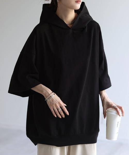 HUG.U(ハグユー)の「フード付きTシャツ(パーカー・レディース・コーラル/モスグリーン/ライトグレー/ブラック/ダークグレー/ロイヤルブルー/アイボリー・FREE)」の3枚目の写真