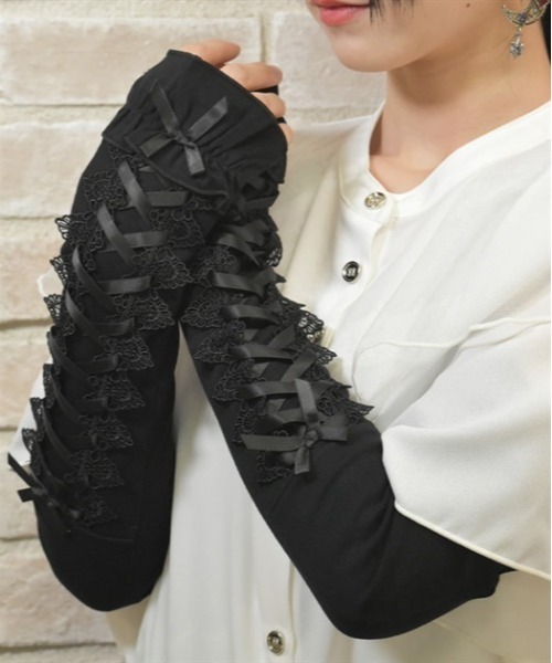 axes femme POETIQUE（アクシーズファムポエティック）の「レースアップＵＶグローブ（手袋・レディース・ホワイト/ブラック/ピンク・FREE）」の3枚目の写真